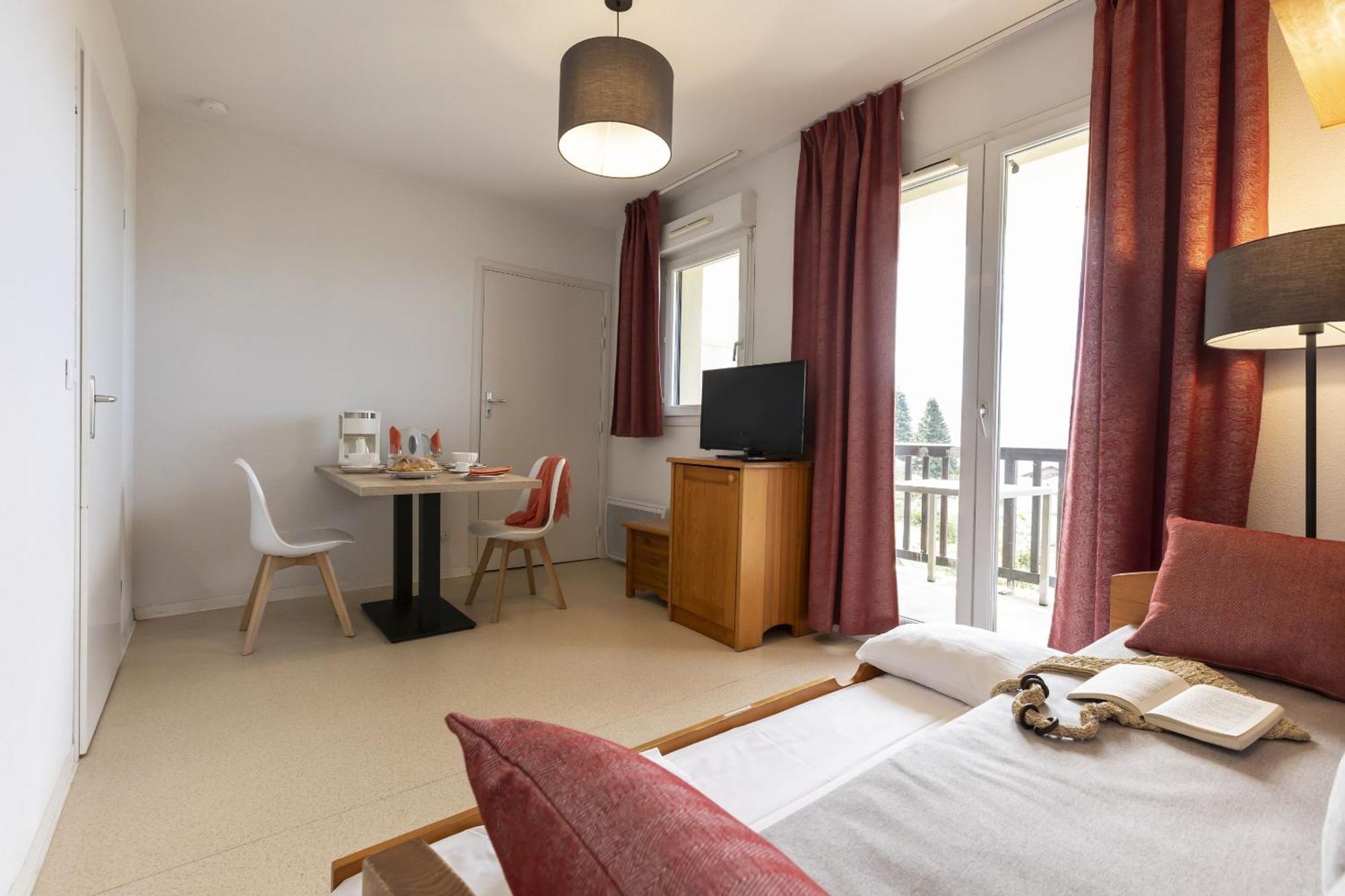 Residence Odalys Mille Soleils Font-Romeu-Odeillo-Via Exterior photo